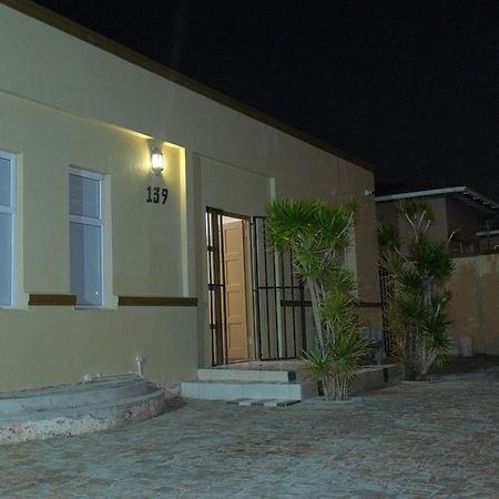 Supa Lodge Parow Luaran gambar