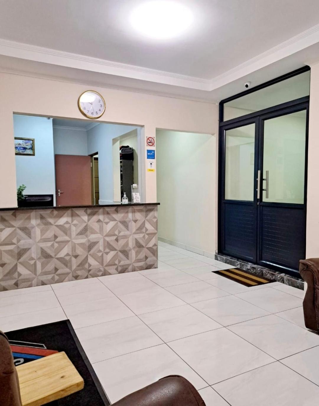 Supa Lodge Parow Luaran gambar