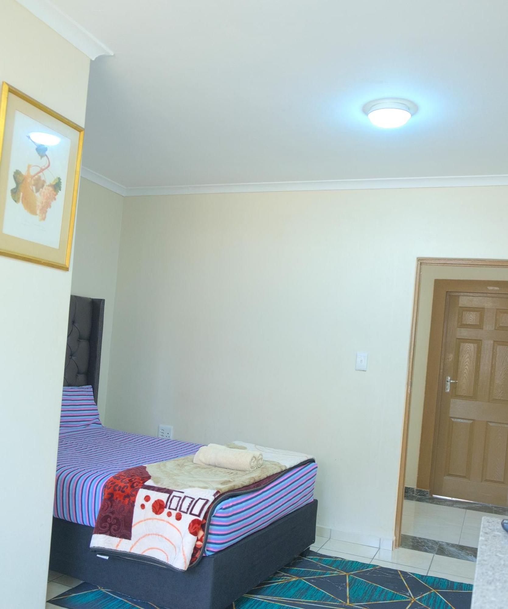 Supa Lodge Parow Luaran gambar