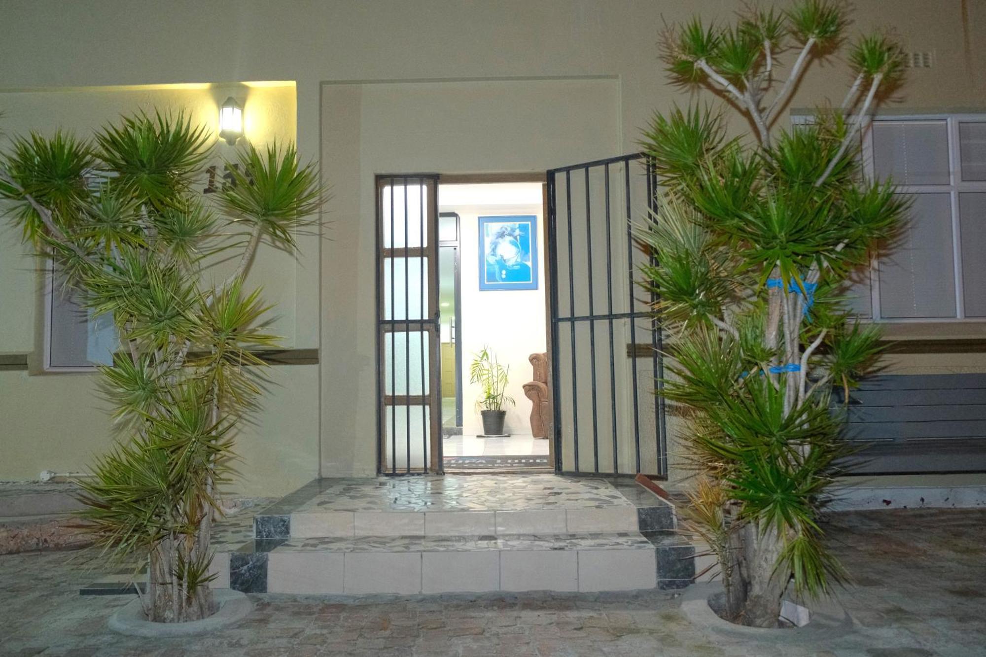 Supa Lodge Parow Luaran gambar
