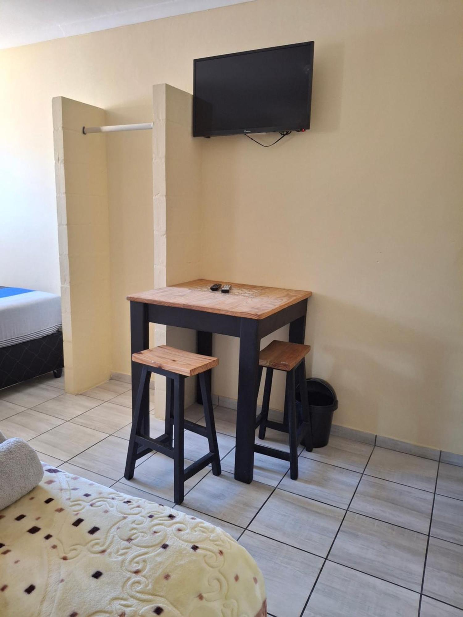 Supa Lodge Parow Luaran gambar